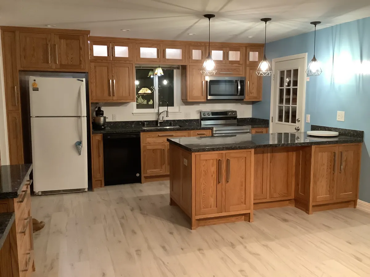 Custom oak kitchen cabinetry