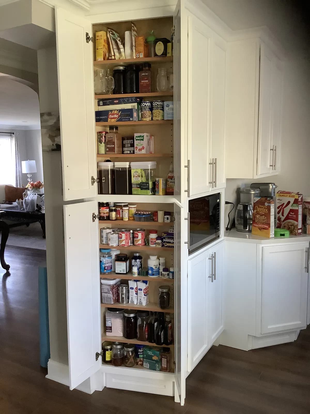 Narrow full-height pull-out pantry